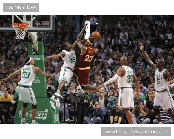 湖人队迎战苦战，争取季后赛席位，湖人队赛季比赛结果